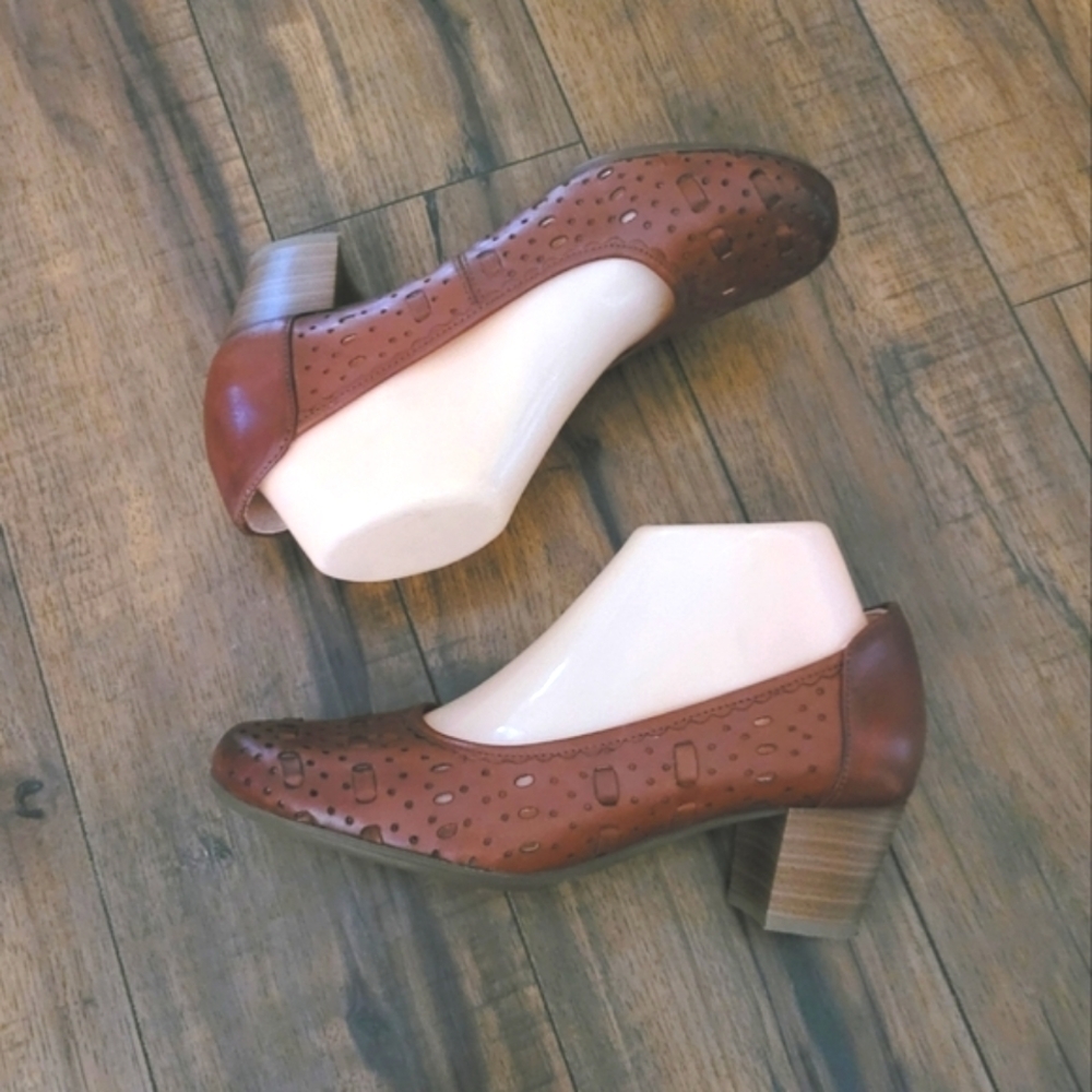 Stefano‎ - Brown Burnished Perforated Heels